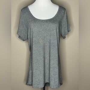 LuLaRoe Classic T womens short sleeved top t-shirt gray pinstripes size L.